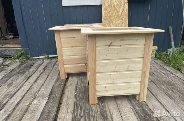 Кашпо на металлическом каркасе