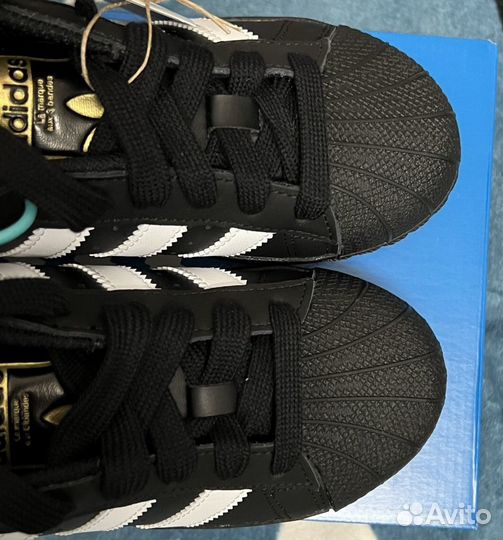 Adidas superstar black poizon