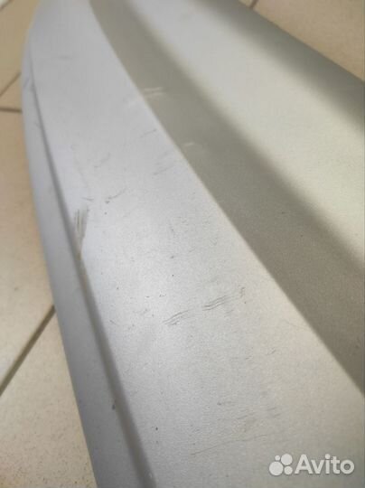 Накладка бампера Ford Kuga 2 (код 1 831 404)