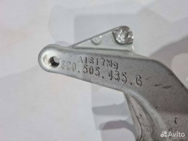 Кулак поворотный задний Volkswagen Tiguan 1