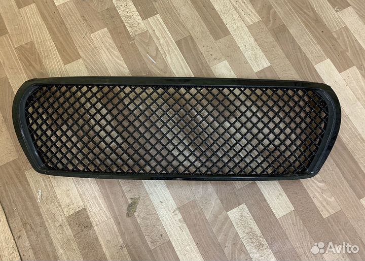 Решетка радиатора Ленд Крузер 200 Тюнинг Чёрная