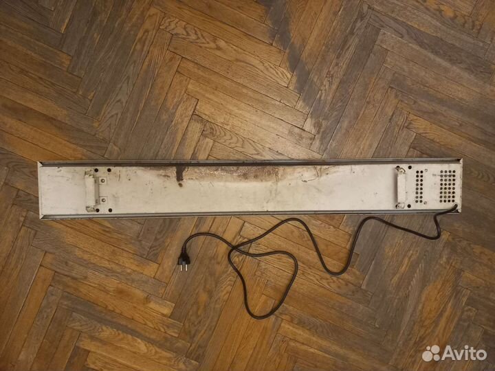 Конвектор настенный 800W Швеция