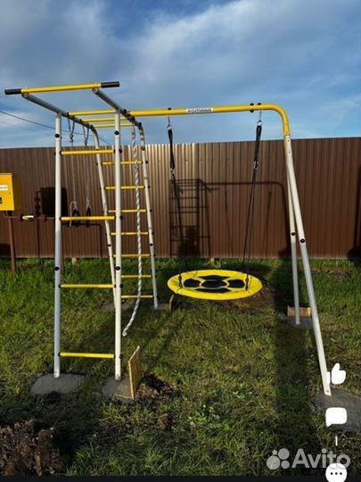 Спортивный комплекс. Качели. Игровой центр