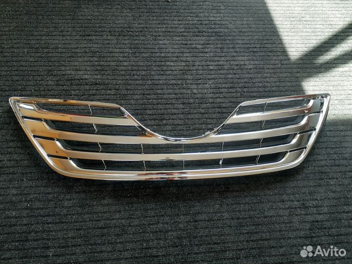 Решотка радиатора toyota camry