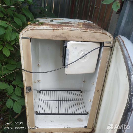 Холодильник бу ЗИЛ