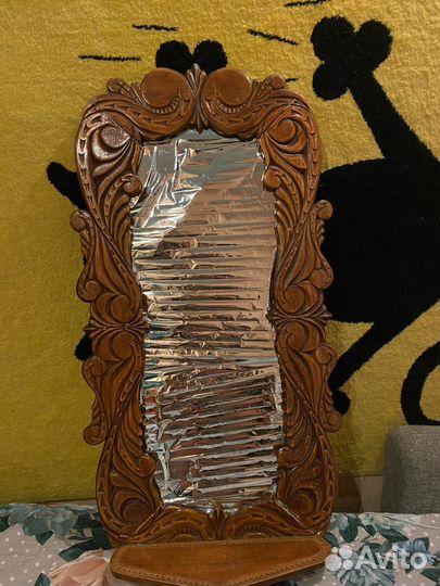 Зеркало большое в деревянной раме