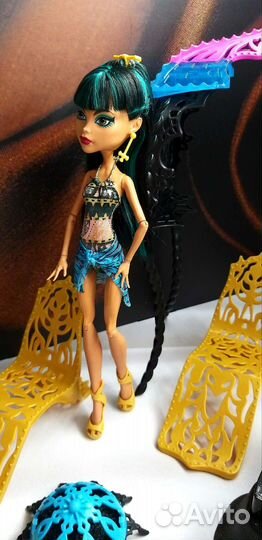 Оазис с Клео де Нил, Школа Монстер Хай