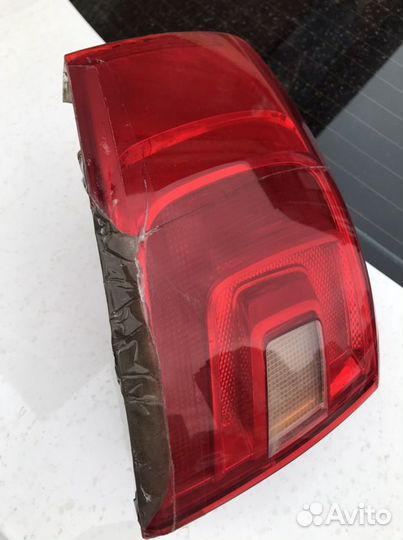 Фонарь левый наружний jetta 6