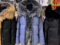 Подходить ф. Девушка в фиолетовом платье. Встреча мужчины и женщины. Подходить ф. Люди оглядываются на улице.