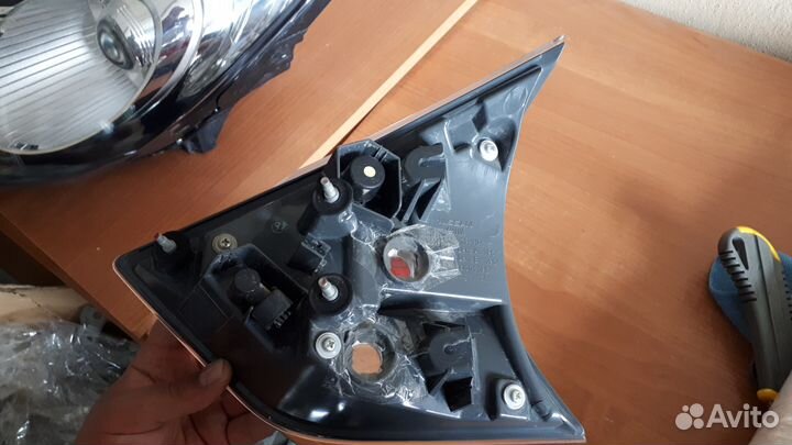 Фонарь задний левый внутренний Nissan X-Trail T32