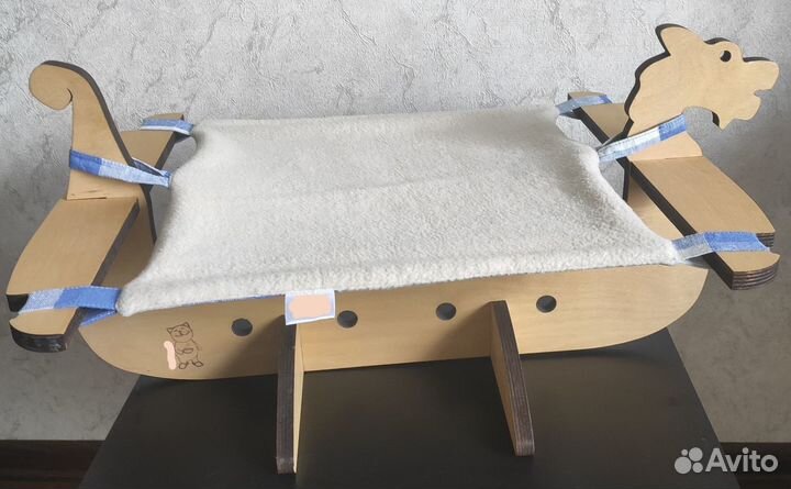 Лежанка для кошек и мелких собак