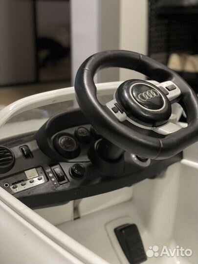 Детский электромобиль Audi