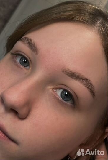 Брови ламинироване осветление окрашивание