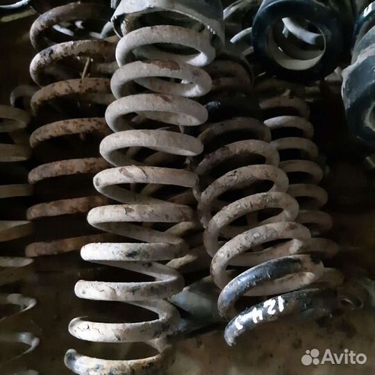 Пружина задняя Mercedes benz w124