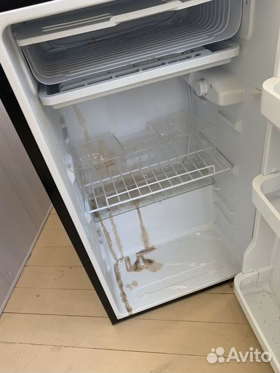 Холодильник на запчасти бу маленький