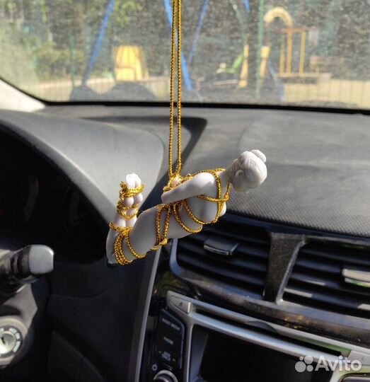 Девушка шибари фигурка подвеска в авто