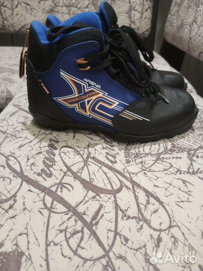 Лыжные ботинки