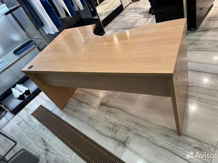 Стол офисный