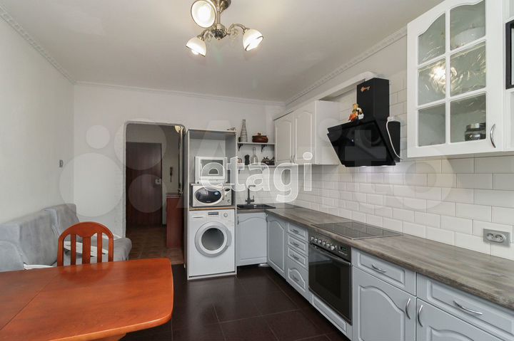 2-к. квартира, 74 м², 10/10 эт.