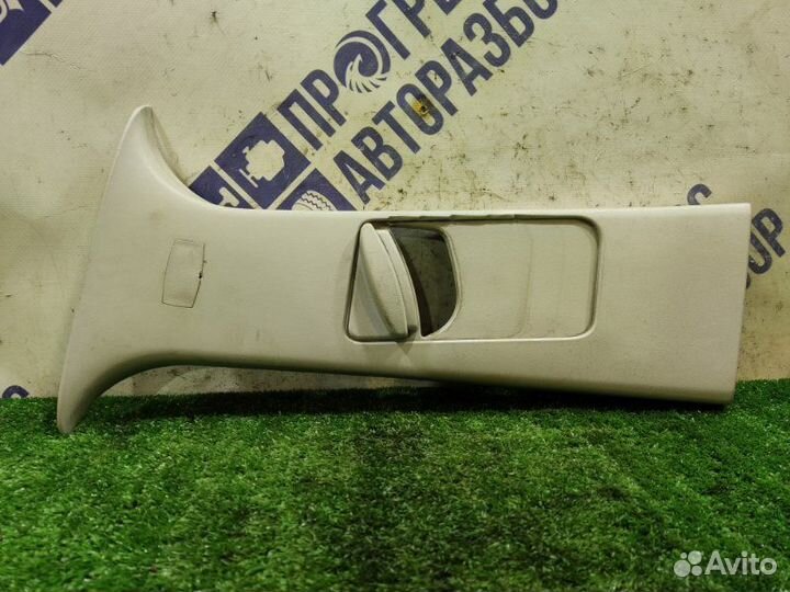 Обшивка стойки левая Ford C-Max универсал 1.8 qqda