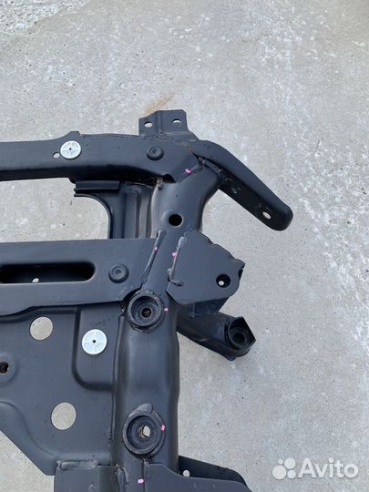 Подрамник передний BMW X5 2013 - 2018 F15