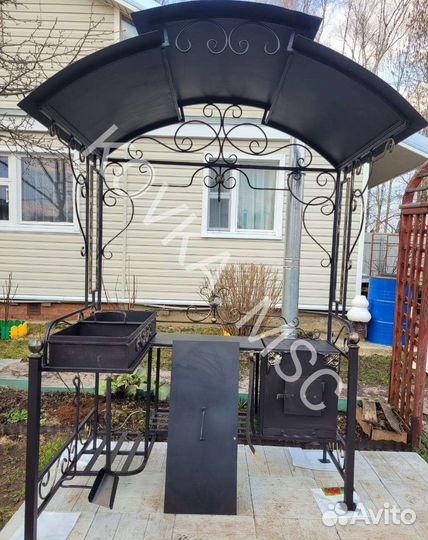 Мангал с крышей