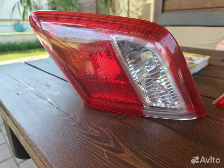 Задние фары на toyota camry