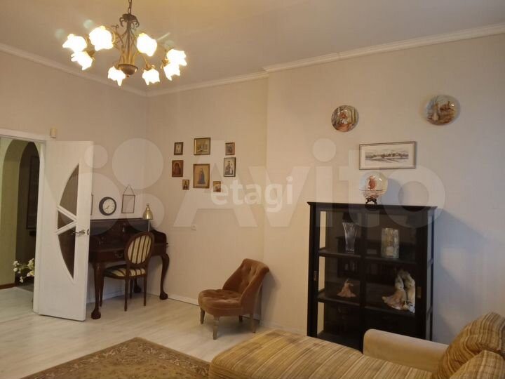 3-к. квартира, 82 м², 1/7 эт.