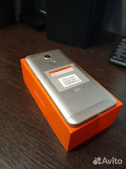 Xiaomi Redmi 5 Plus, 4/64 ГБ