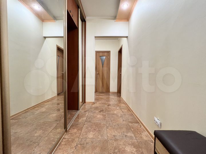 2-к. квартира, 52 м², 1/5 эт.