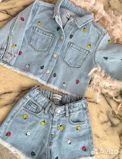 Джинсовая куртка и шорты