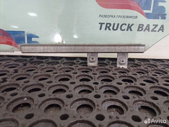 Стекло двери левой камаз 5490