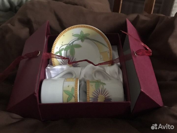 Кофейные чашки с блюдцами в подарочной коробке