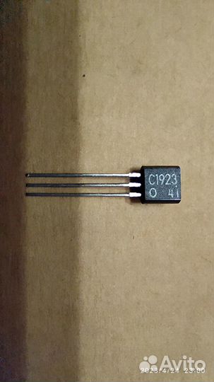 Биполярный транзистор 2SC1923