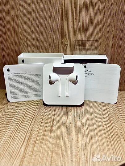 Новые наушники Apple EarPods с разъёмом 3.5mm