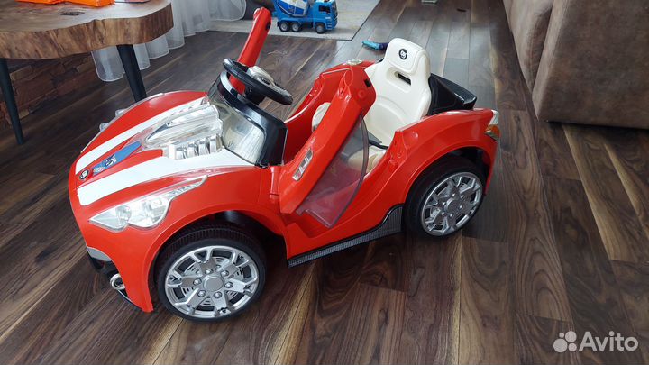 Детский электромобиль