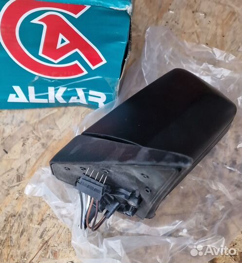 Левое зеркало к мерседесу W124