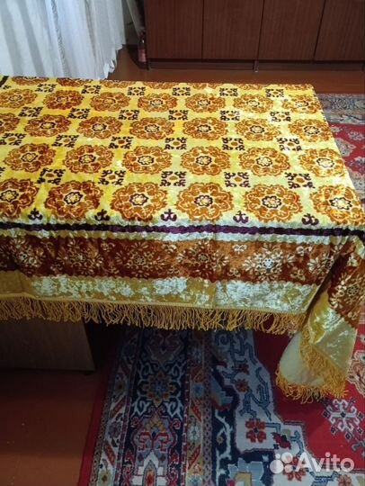 Скатерть плюшевая с бахромой