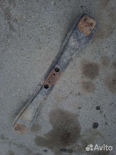 Кронштейн опоры кпп Nissan Terrano 2 Ниссан