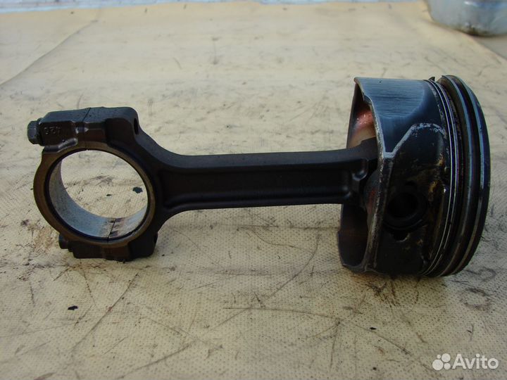 Поршень 6,2i Cadillac Escalade 2010г