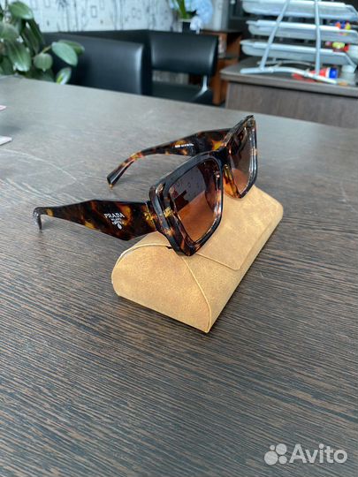 Солнцезащитные очки женские