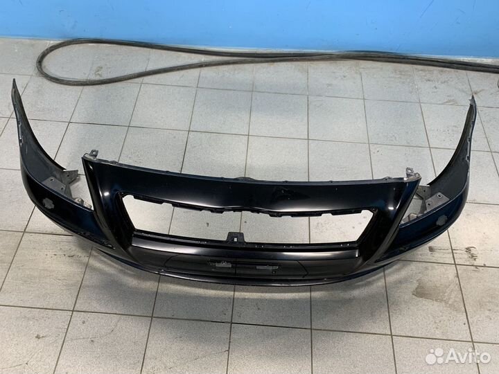 Бампер передний Toyota Avensis