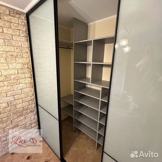 Шкаф для одежды встроенный