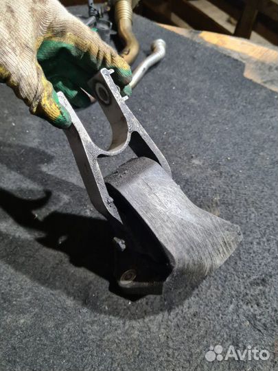 Подушка двигателя Volvo Xc90 2 D4204T23 2016