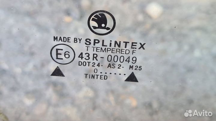 Стекло задней правой двери Октавия тур универсал