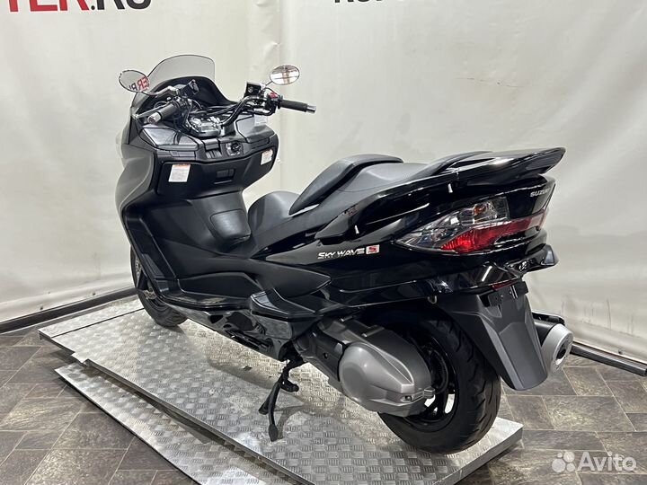 Максискутер Suzuki Burgman (SkyWave) 400