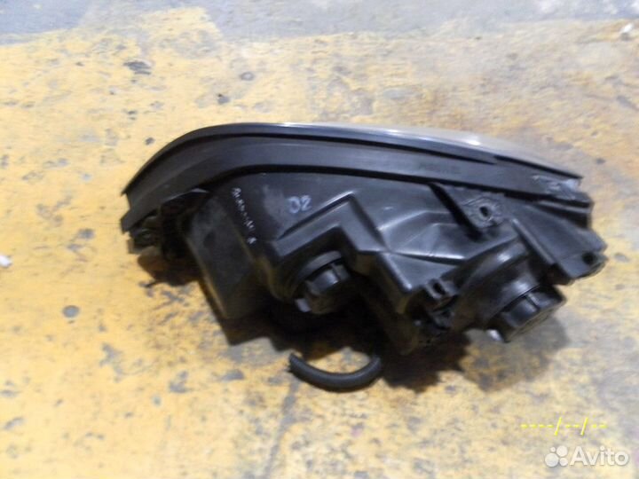 Фара правая Kia Sorento 1 Киа Соренто 1 поколение