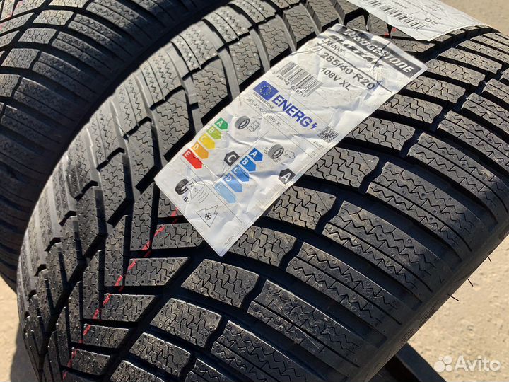 Bridgestone Blizzak LM-005 255/45 R20 и 285/40 R20