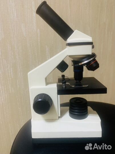 Микроскоп Levenhuk