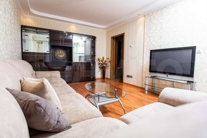 2-к. квартира, 50 м², 1/9 эт.